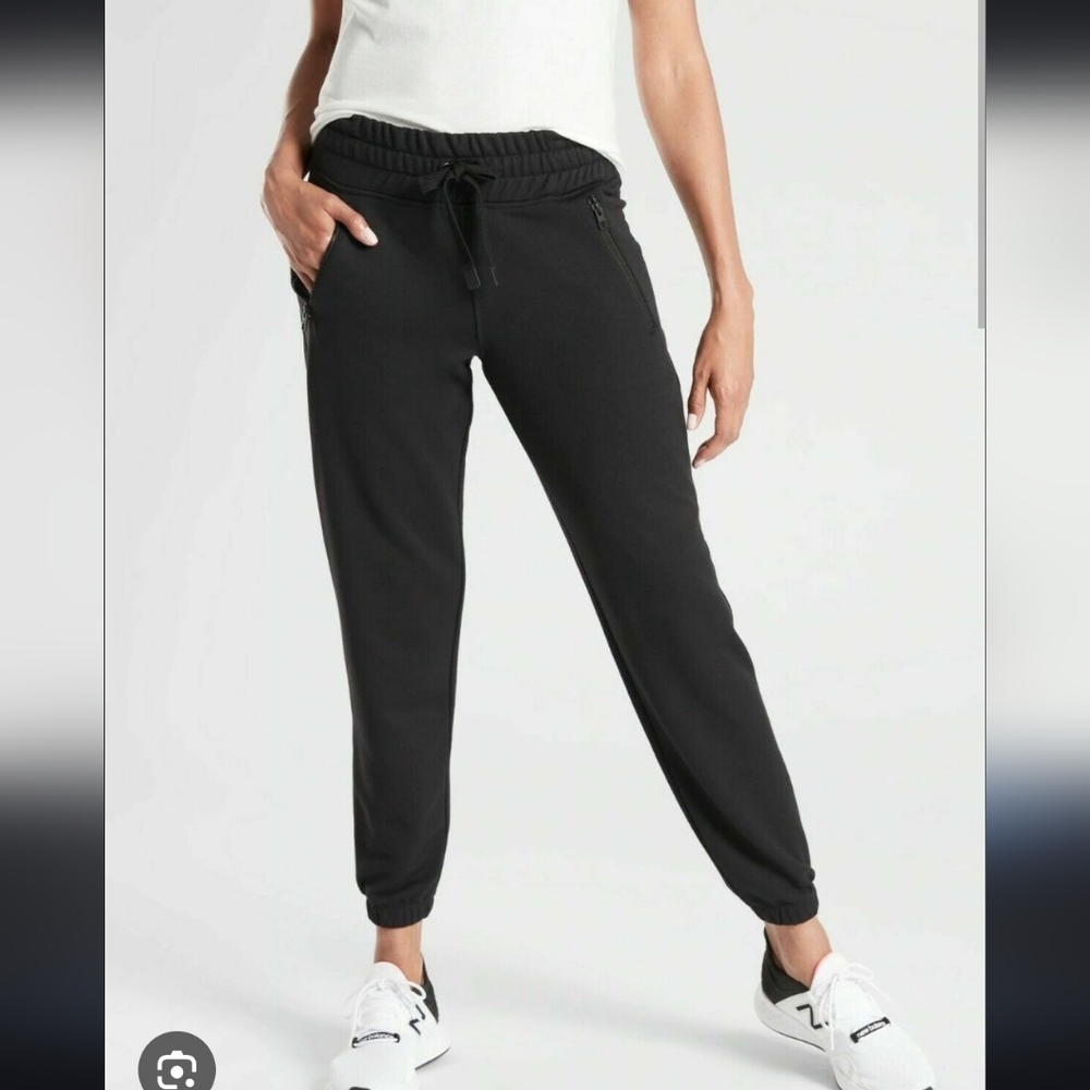 Athleta Bounce Back Jogger Size Small